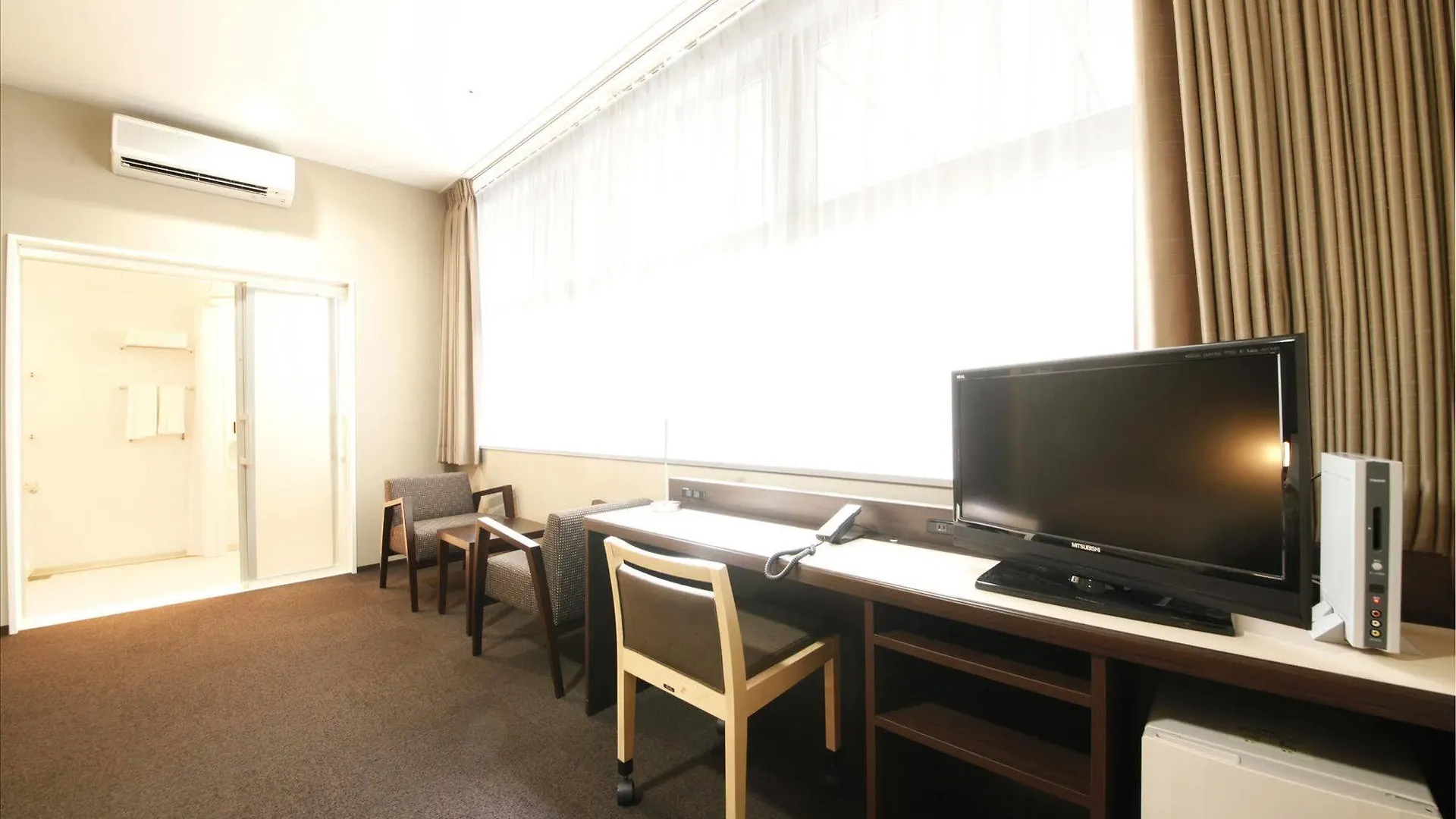 Mita Kaikan Prefektura Tokio 2*,  Japonsko