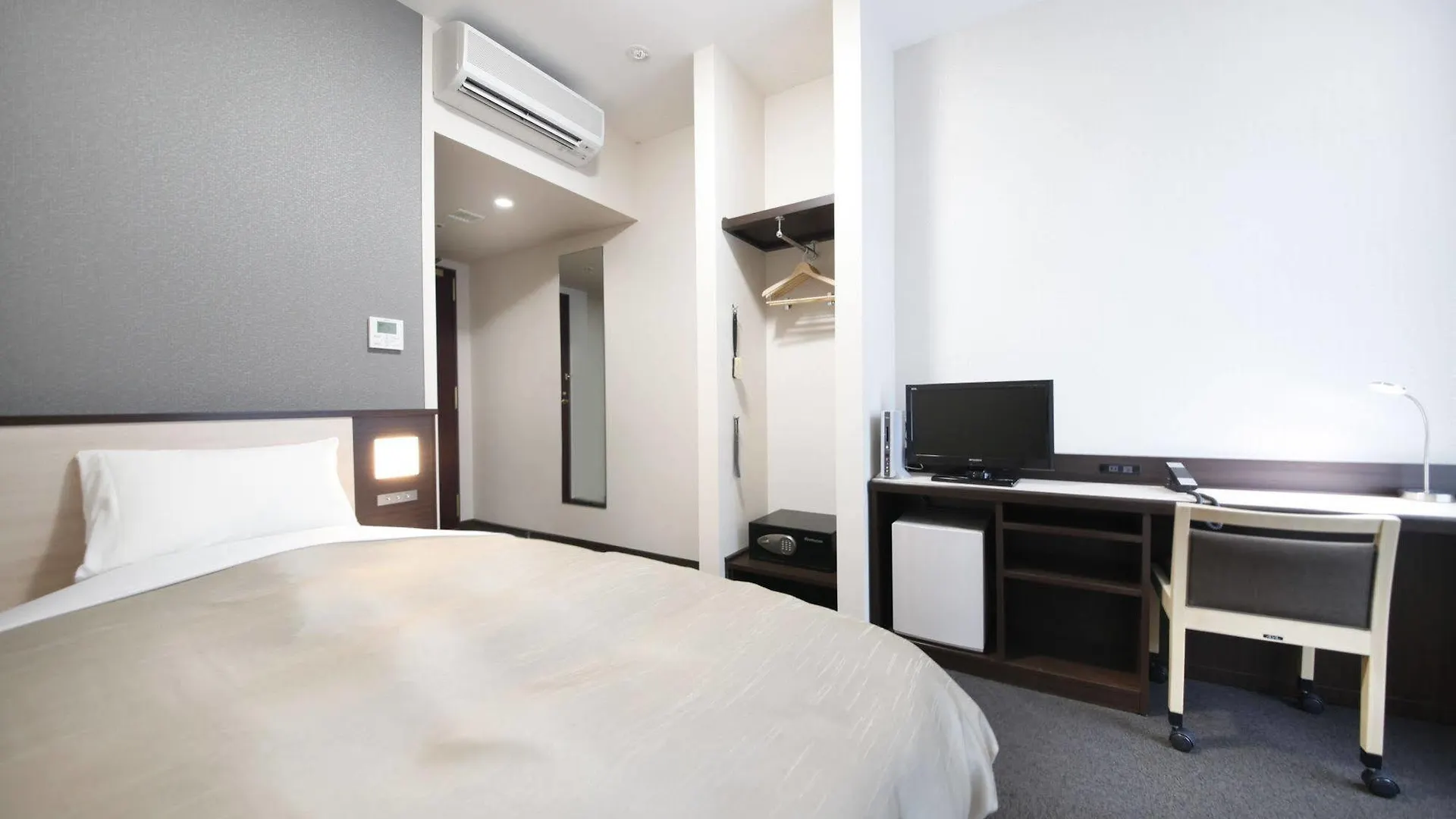 Mita Kaikan Prefektura Tokio 2*,
