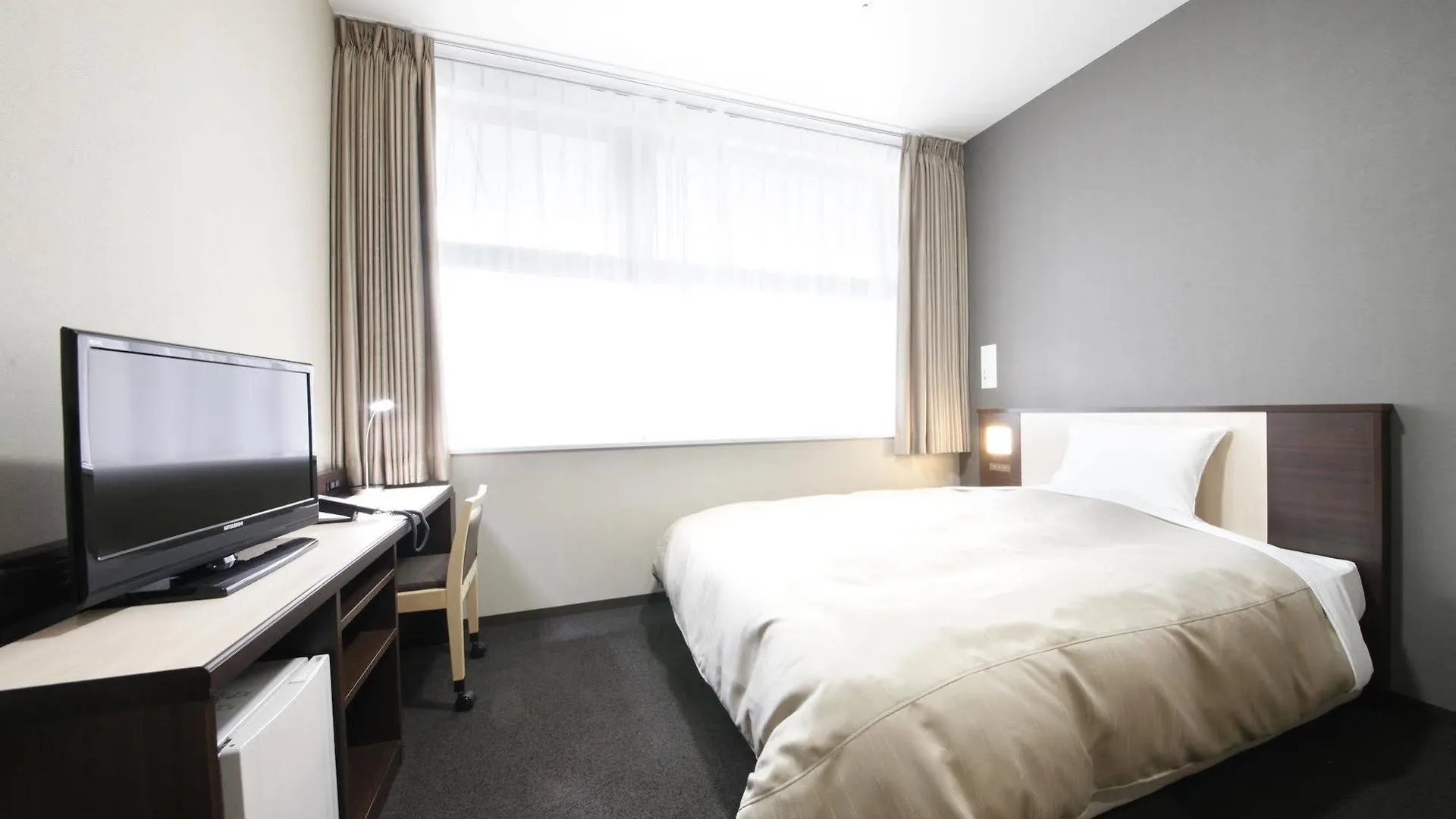 Mita Kaikan Prefektura Tokio 2*,  Japonsko